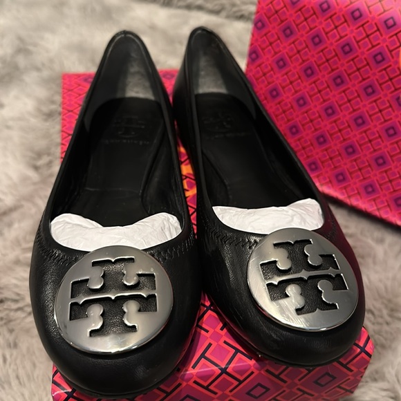 EUC Tory Burch Reva Ballet - Picture 2 of 4